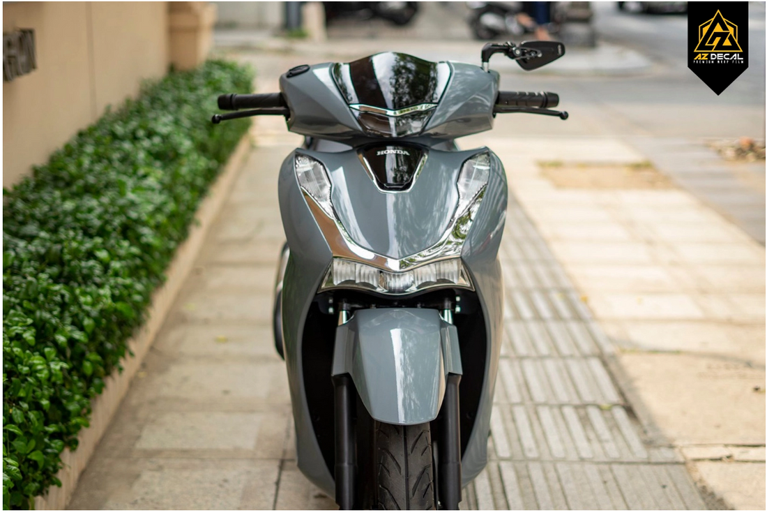 Nên Dán Keo Hay Phủ Nano Xe Máy? Cách làm nào tốt hơn?