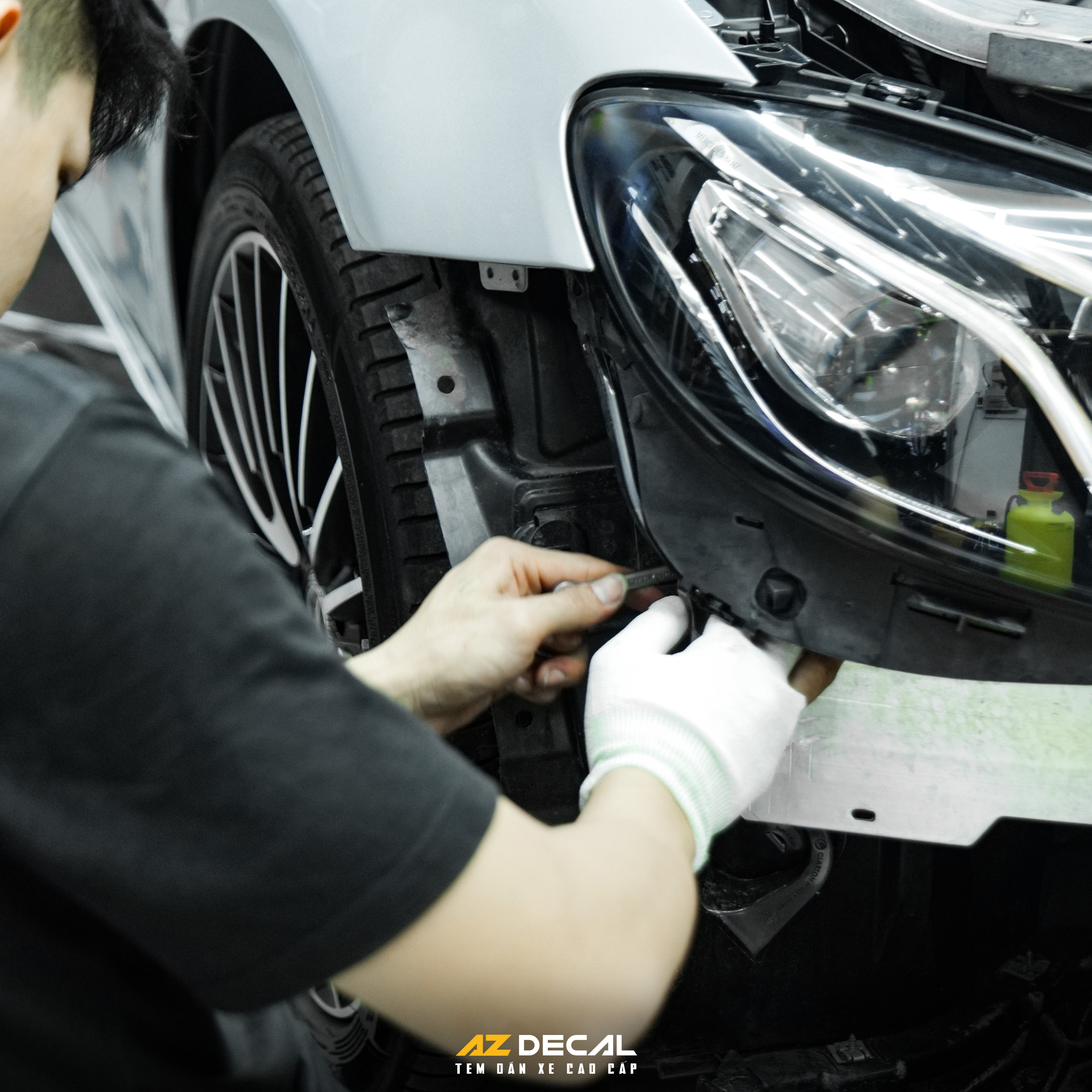 Dán decal Ô Tô Mercedes E200 màu trắng