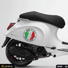 Tem xe Vespa trắng phong cách Italy