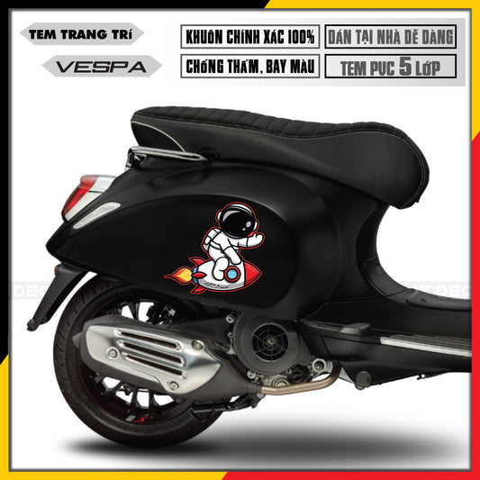 Tem xe vespa đen Phi hành gia cưỡi tên lửa